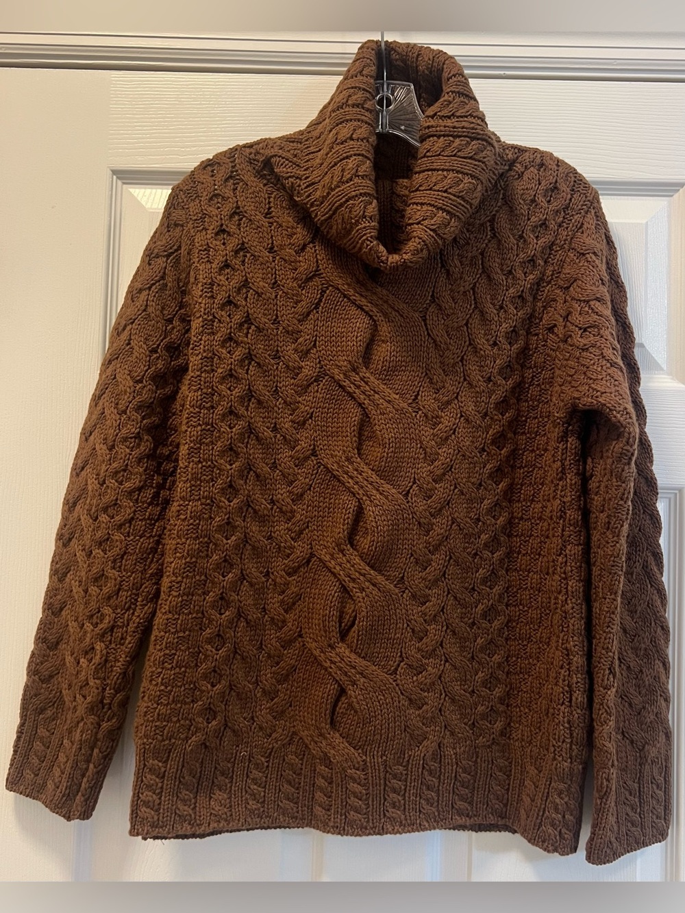 Inis Crafts Women’s 100% Merino Wool Brown Sweater, Size Large.